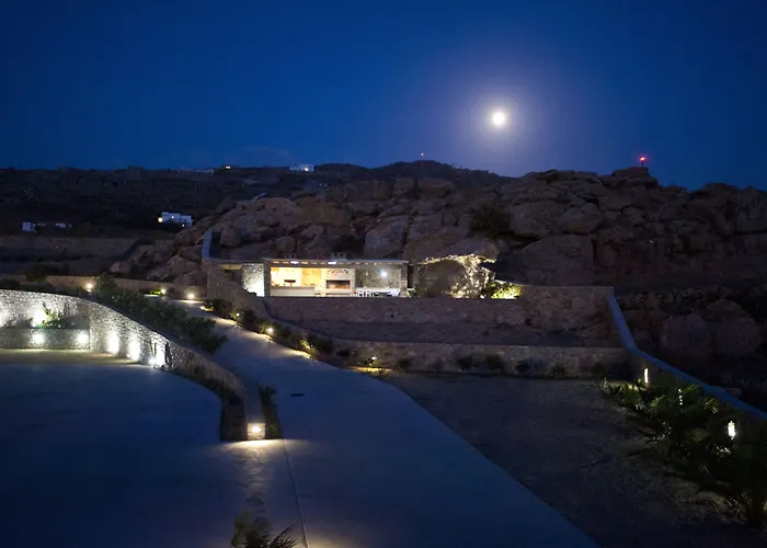 艾斯村克丽丝图勒斯酒店 2*